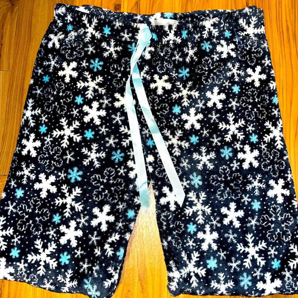 Snowy pajama pants! Never worn still have part of the tag attached! Snowflakes